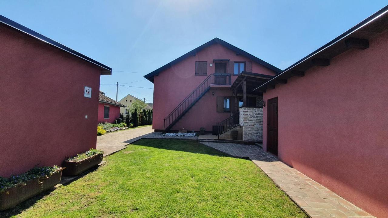 Villa Mons Aureus Popovac Exteriér fotografie